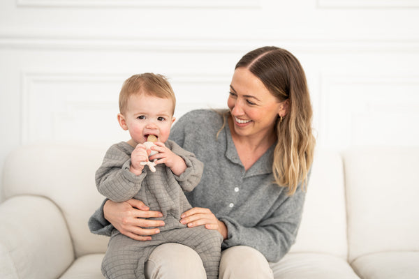 How to Wean Your Baby Off Breastfeeding with the Moss & Fawn Forage Feeder: Gentle, Natural Transition for Teething Babies